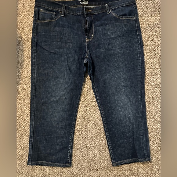 Old Navy the Flirt Jean Capris Size 16 - Picture 1 of 3